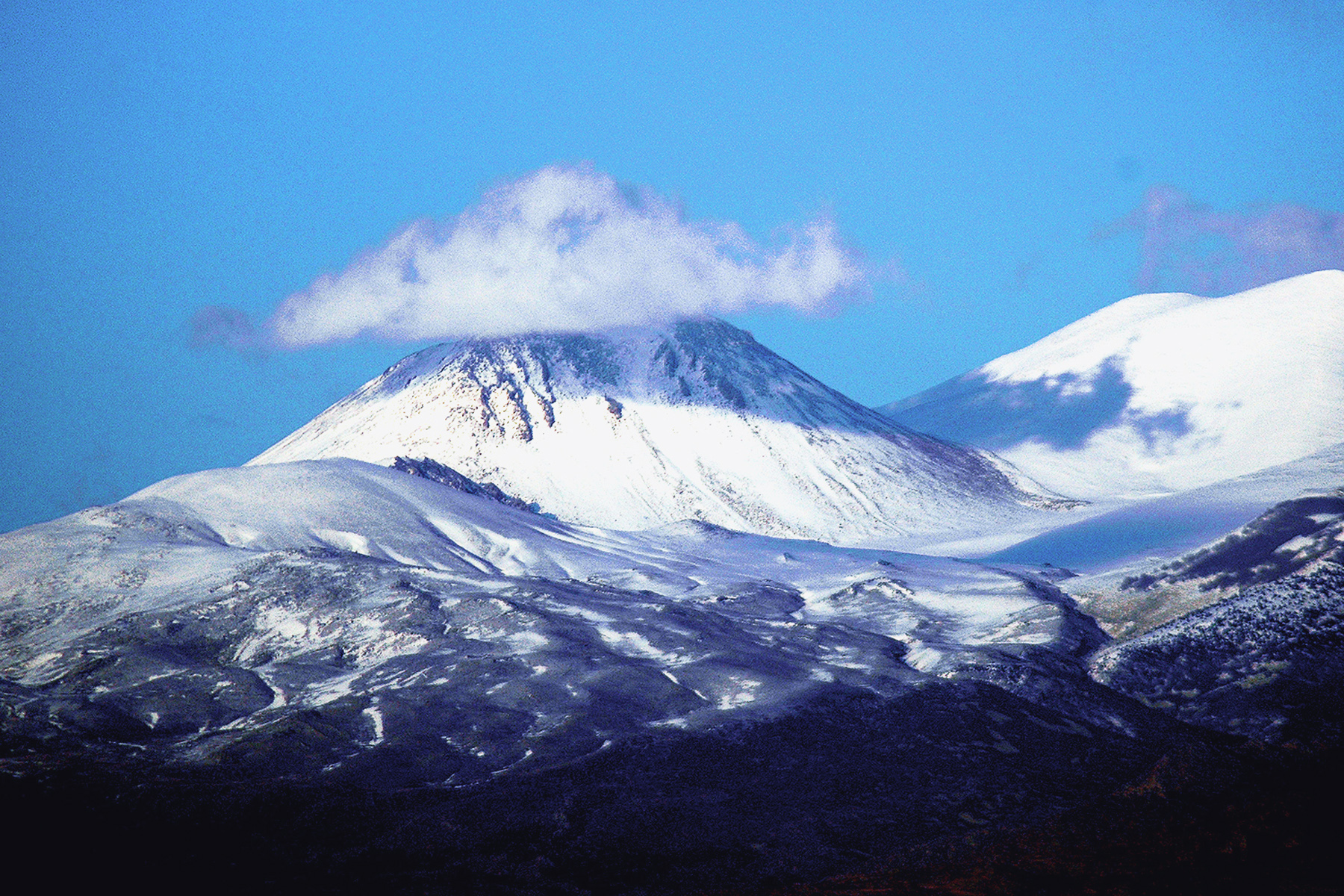 2006-0911-Mt. Erciyes with Hat.jpg